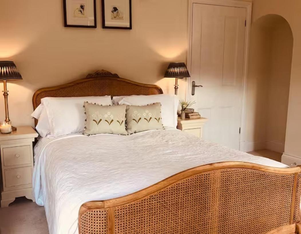 Pass The Keys Old Beams Luxury Style & Comfort In Town Centre Bakewell Exteriör bild