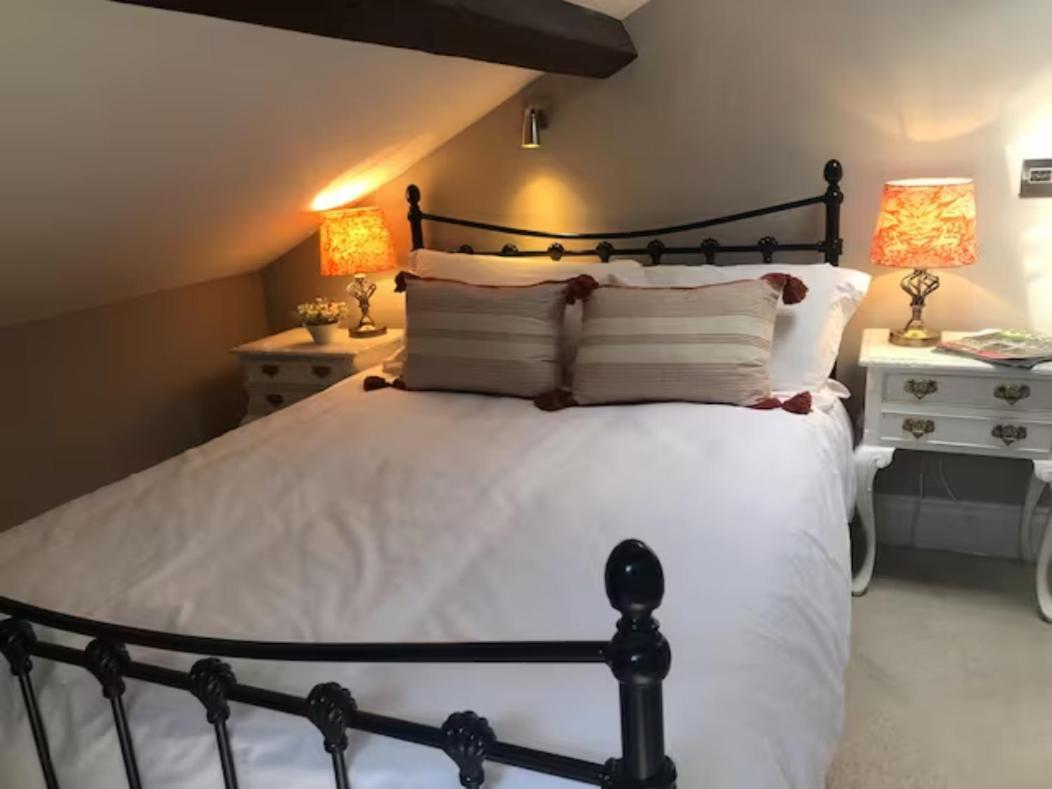 Pass The Keys Old Beams Luxury Style & Comfort In Town Centre Bakewell Exteriör bild
