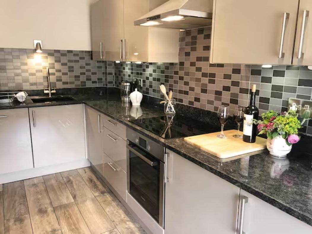 Pass The Keys Old Beams Luxury Style & Comfort In Town Centre Bakewell Exteriör bild
